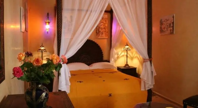 Riad Sofia - Genel