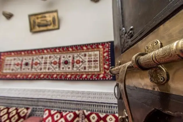 Riad Taha - Roukia Room - Genel