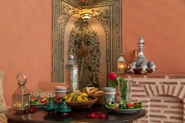Riad Tasneem - Yerinde Yemek
