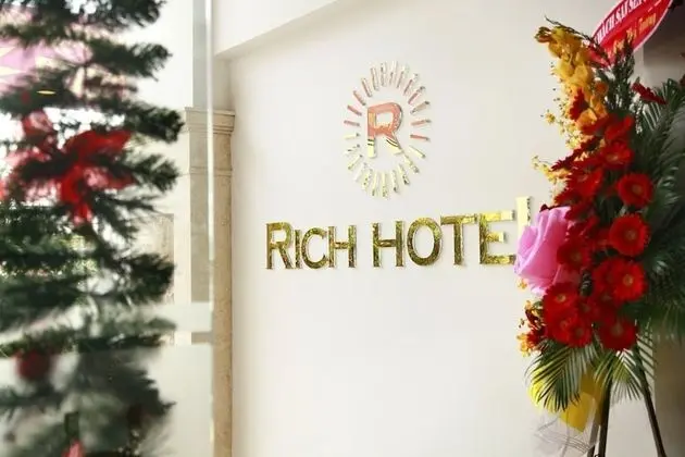 Rich Hotel