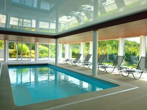 Rich Holiday Home in Malmedy With Indoor Heated Pool - Havuz