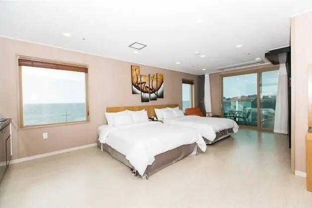 Rich Hotel