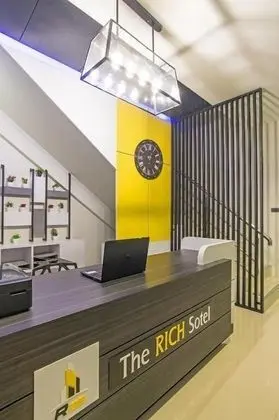 The Rich Sotel - Lobi