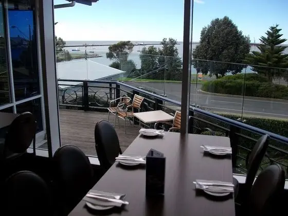 Richmond Henty Hotel - Yerinde Yemek