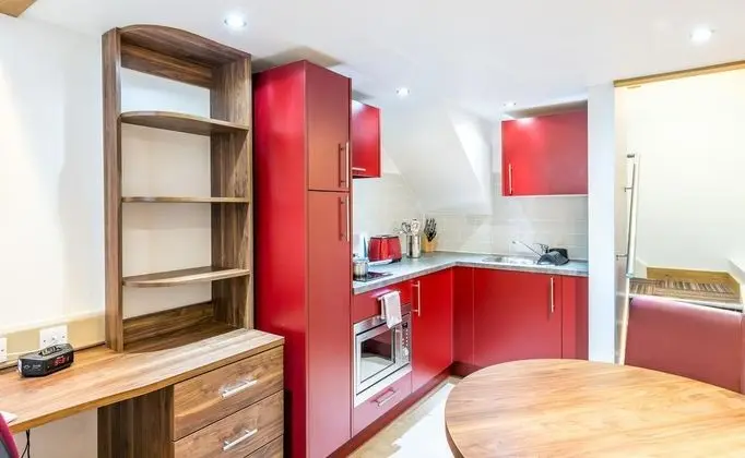 Richmond Place Apartments - Genel