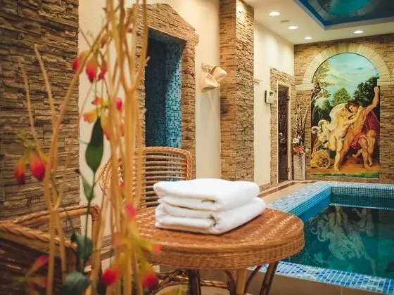 Richmond Hotel - Havuz