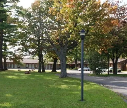 Rideau Heights Inn