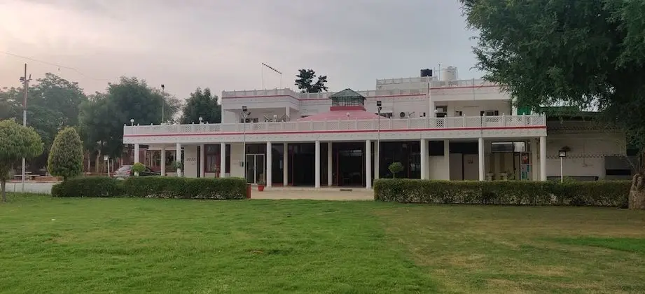 Riders Resort