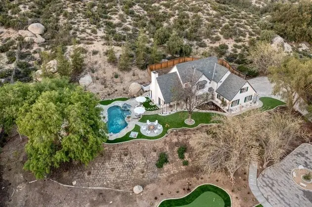 The Riesling Retreat by Avantstay Estate w/ Pool, Hottub, Putting Green & Pickle Ball Court! - İç Mekan
