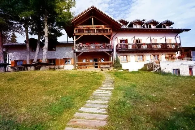 Rifugio Predaia ai Todesci - Dış Mekan