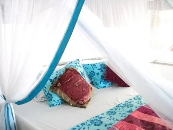 Villa - Right on the Beach, Under the Coconut Trees, Sleeps 10, Pool, Chef - Oda