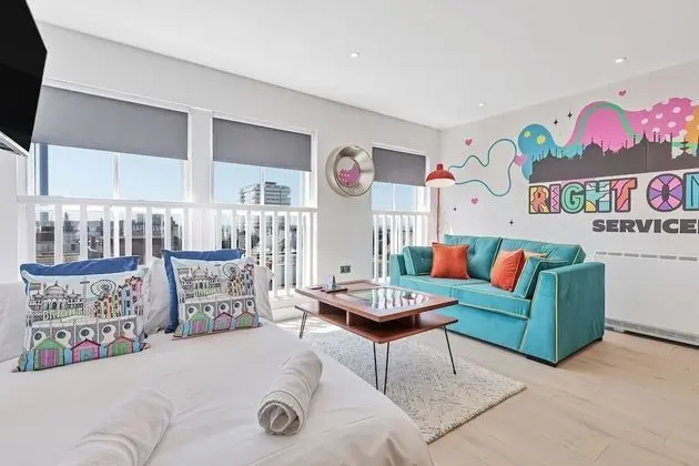 Right On Bright On Apartment 1D
