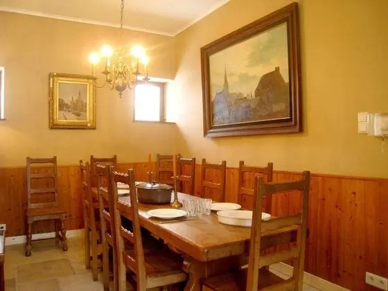 The Right Wing of the Castle of Roumont - Yerinde Yemek