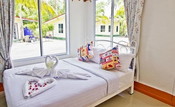 Rim Nam Lomyen Resort