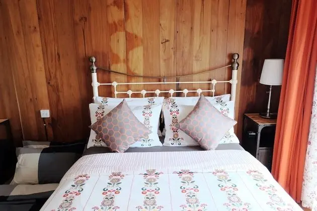 Rimrabeang Amphawa Cafe and Suite - Oda