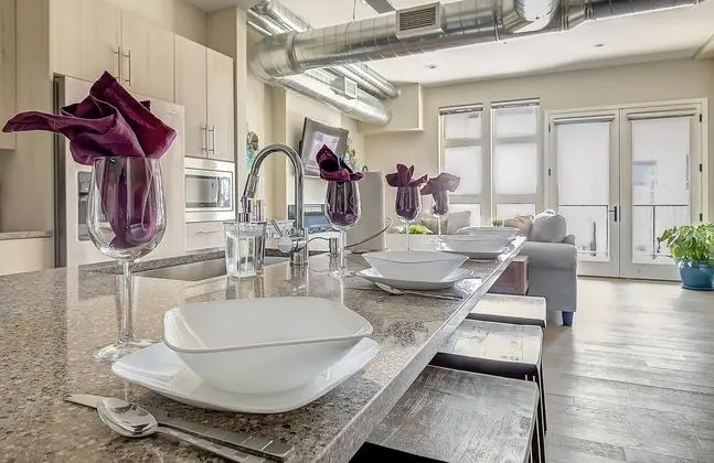 Rino Art Lofts - Modern Rustic Oasis - Sleeps 6 - Oda