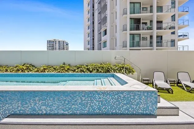 RISE 3 Bedroom Deluxe Ocean Side Apt - Havuz