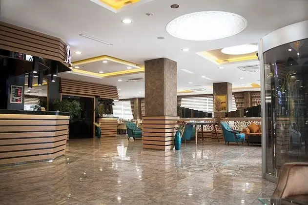 The Rise Aron Business Hotel Merter - Lobi