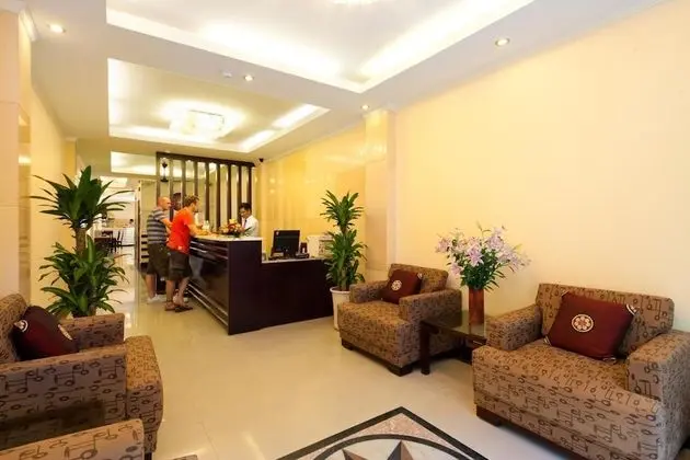 Rising Dragon Estate Hotel - Lobi