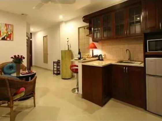 Rising Dragon Estate Hotel - Mutfak