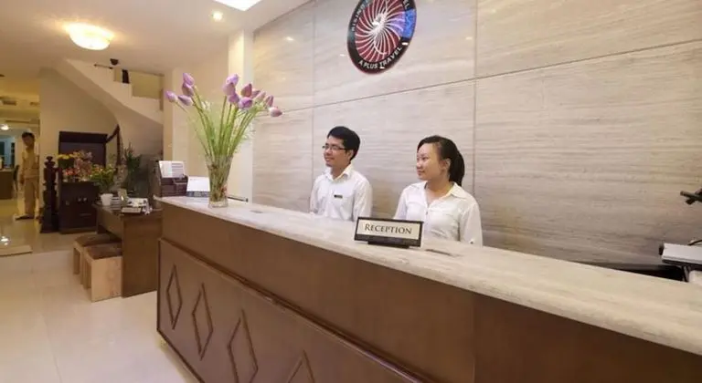 Rising Dragon Legend Hotel - Lobi
