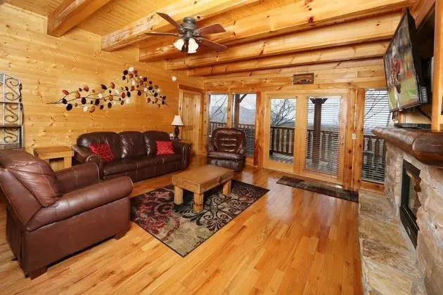 Rising Eagle Lodge - Eight Bedroom Cabin - İç Mekan