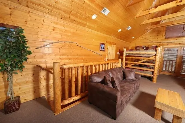 Rising Eagle Lodge - Eight Bedroom Cabin - Oda Düzeni
