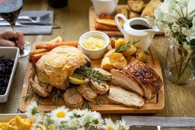 Rising Sun Pub, Restaurant and Room - Yerinde Yemek