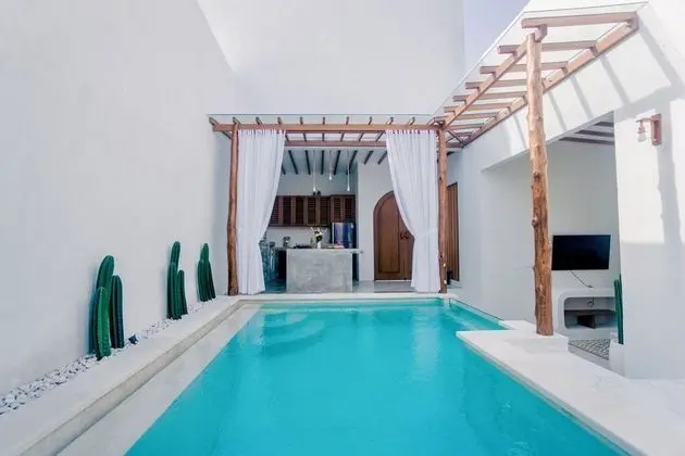 Villa Riska by Premier Hospitality Asia - Havuz