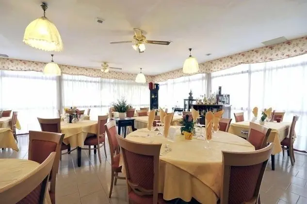 Hotel Ristorante ai Campi Di Marcello - Yerinde Yemek