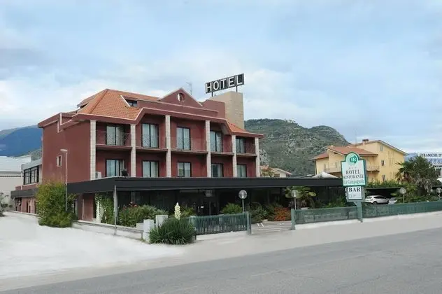 Hotel Ristorante La Campagnola - Dış Mekan