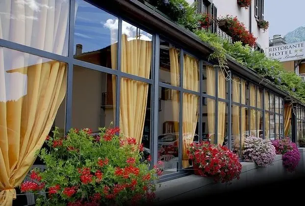 Hotel Ristorante Piazza Brembana - Dış Mekan