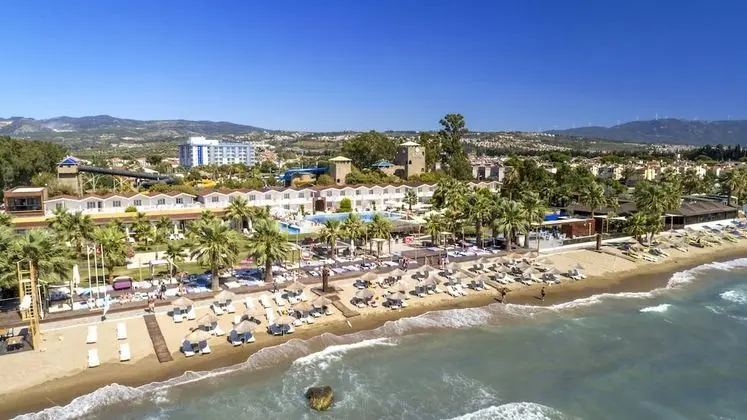 Risus Beach Resort Hotel