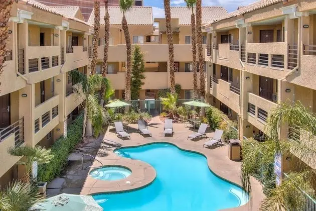 The Rita Suites - Havuz