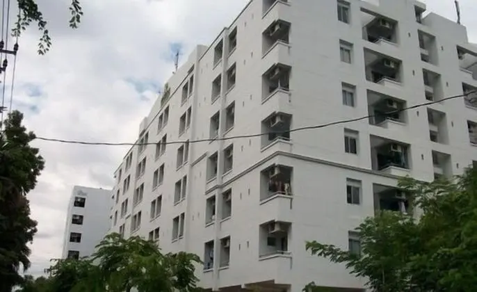 Ritratana Apartment