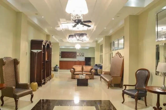 RITZ HOTEL ANGELES - Lobi