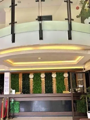 The Ritz Hotel at Garden Oases - Lobi