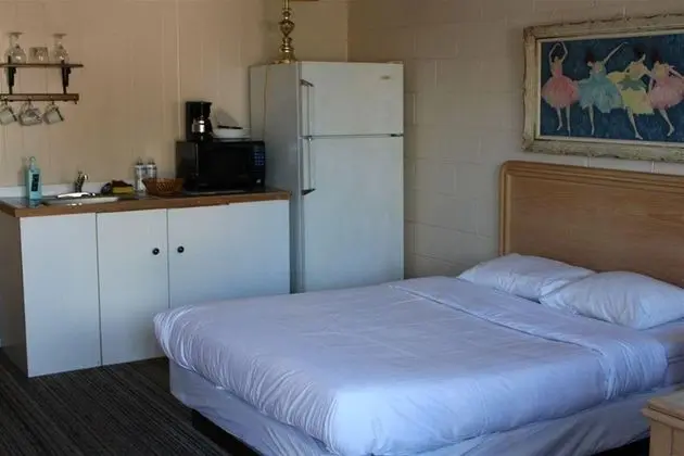 Ritz Inn Niagara And Wedding Chapel