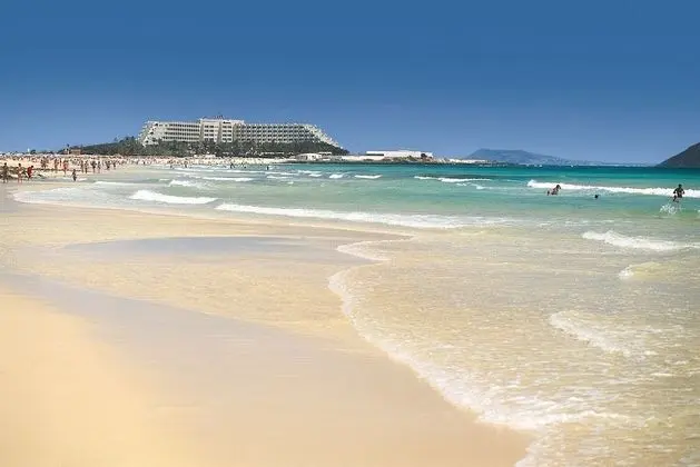 Hotel Riu Palace Tres Islas - Plaj
