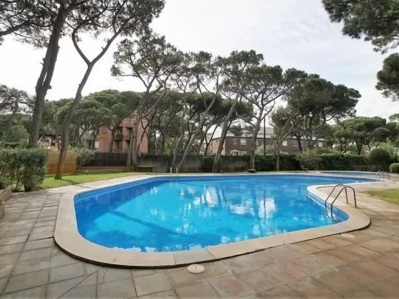 Riva Be my Guest Castelldefels - Havuz