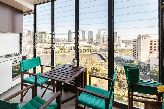 RIVER, 1BDR Melbourne Apartment - Mutfak