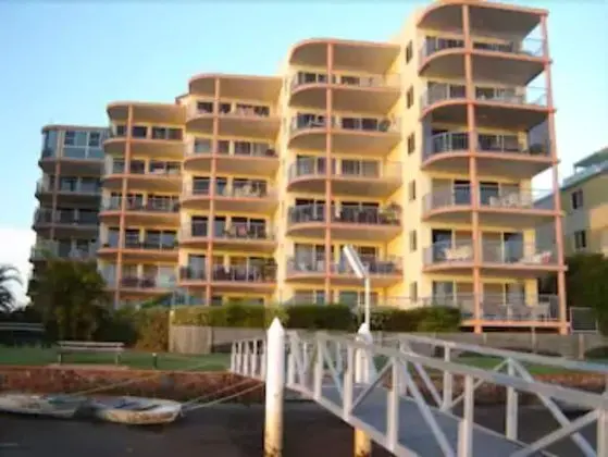 On The River Apartments - Dış Mekan