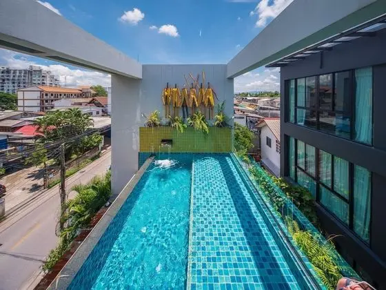 River Art Hotel