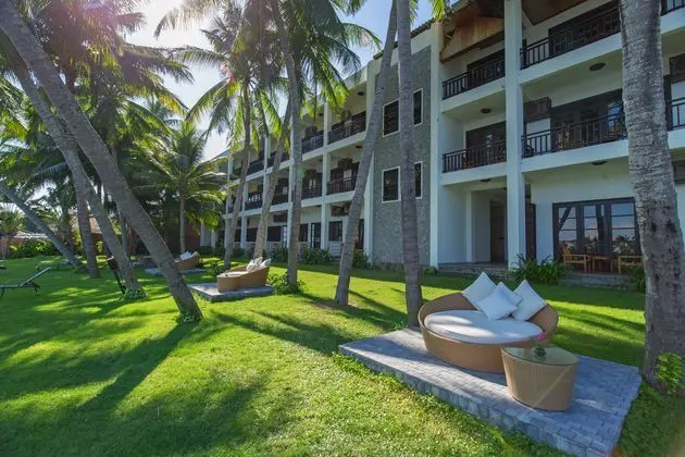 River Beach Resort & Residences
