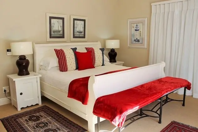 River Club 4258 - Oda