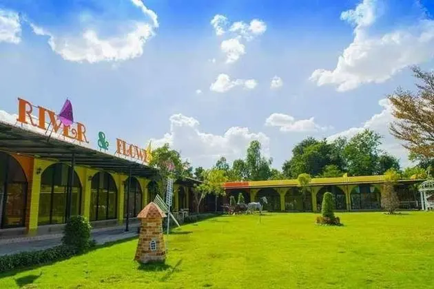 River & Flowers Resort