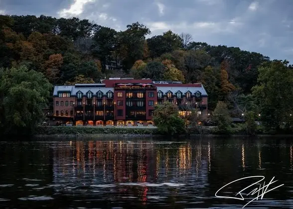 River House at Odette's - Dış Mekan