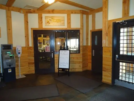 River Inn - Lobi