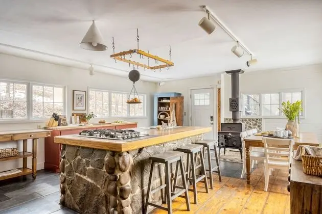 River Lodge by Avantstay 11 BR Historic Estate w/ Pool & Views of Hudson! - İç Mekan