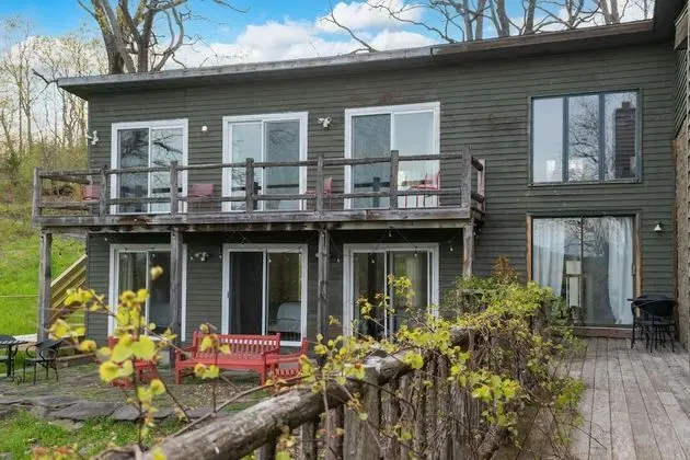 River Lodge by Avantstay 11 BR Historic Estate w/ Pool & Views of Hudson! - İç Mekan